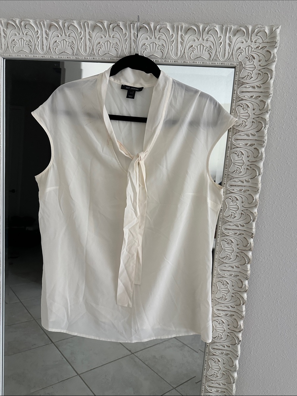 St. John Cream Tie-Neck Cap Sleeve Blouse